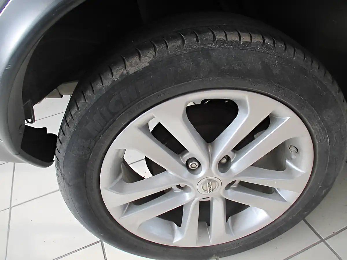 Used 2016 Nissan Juke N-Connect Silver - Interior and Exterior details 6