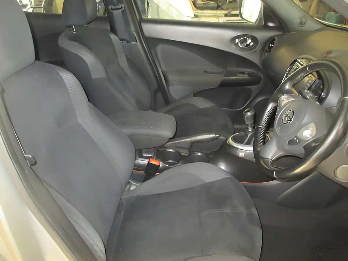 Used 2016 Nissan Juke N-Connect Silver - Interior and Exterior details 7