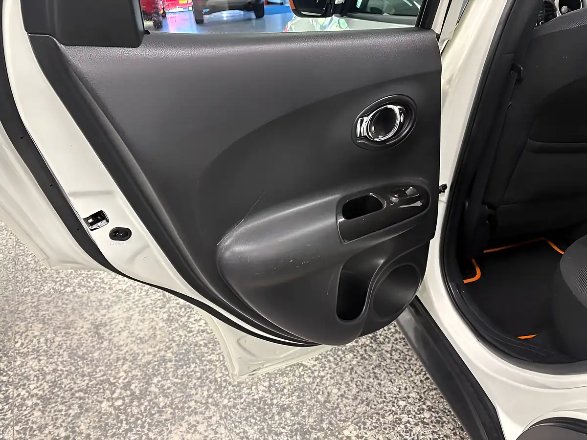 Used 2016 Nissan Juke N-Connecta Arctic White - Interior and Exterior details 16
