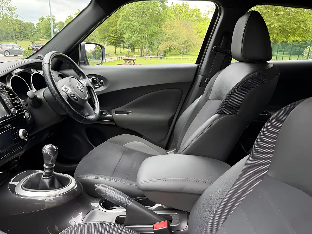 Used 2016 Nissan Juke N-Connecta Black - Interior and Exterior details 13