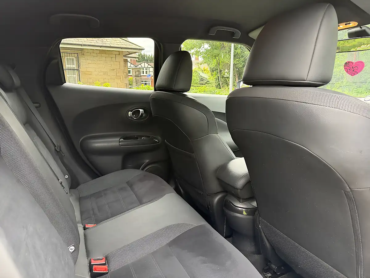 Used 2016 Nissan Juke N-Connecta Black - Interior and Exterior details 14