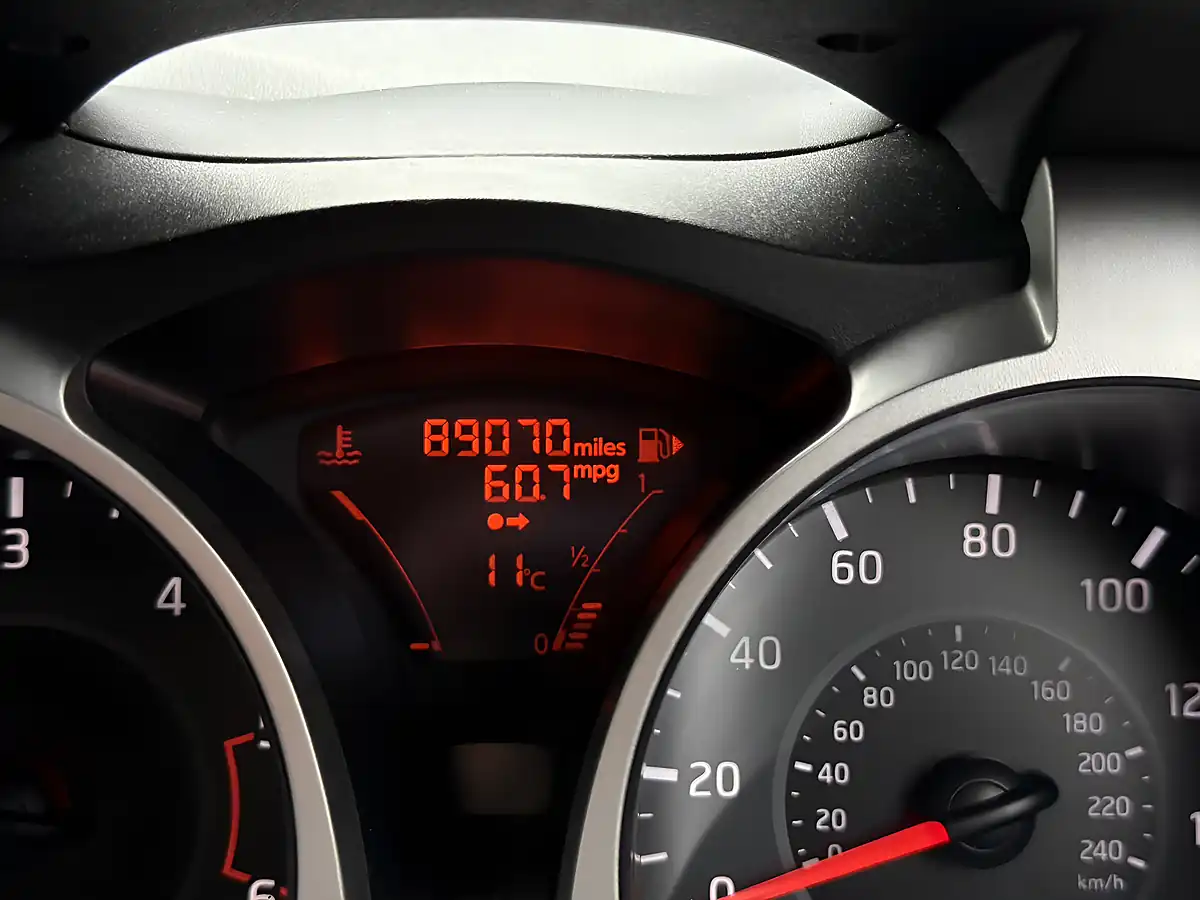 Used 2016 Nissan Juke N-Connecta Black - Interior and Exterior details 16