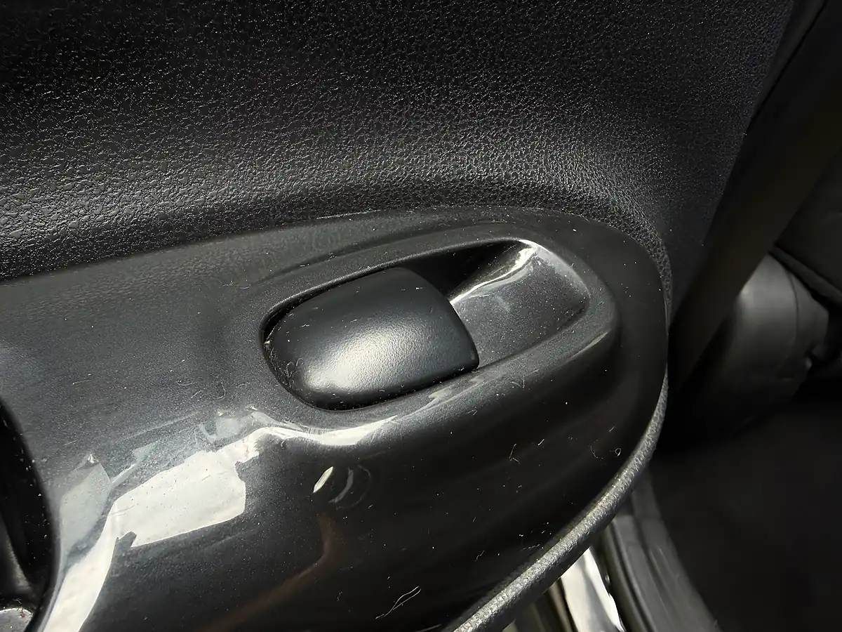 Used 2016 Nissan Juke N-Connecta Black - Interior and Exterior details 19