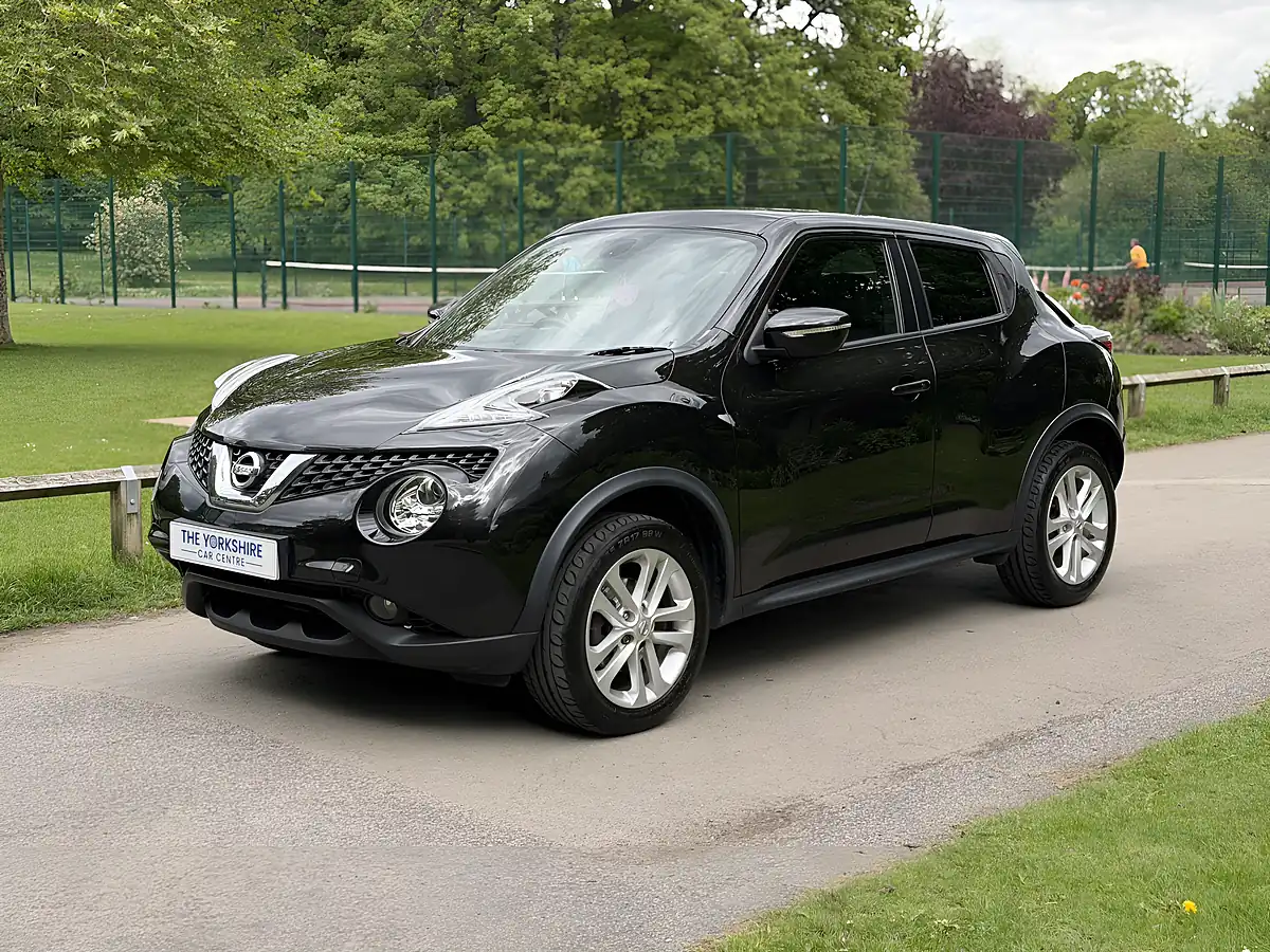 Used 2016 Nissan Juke N-Connecta Black - Interior and Exterior details 3