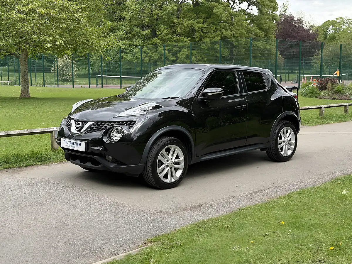 Used 2016 Nissan Juke N-Connecta Black - Interior and Exterior details 4
