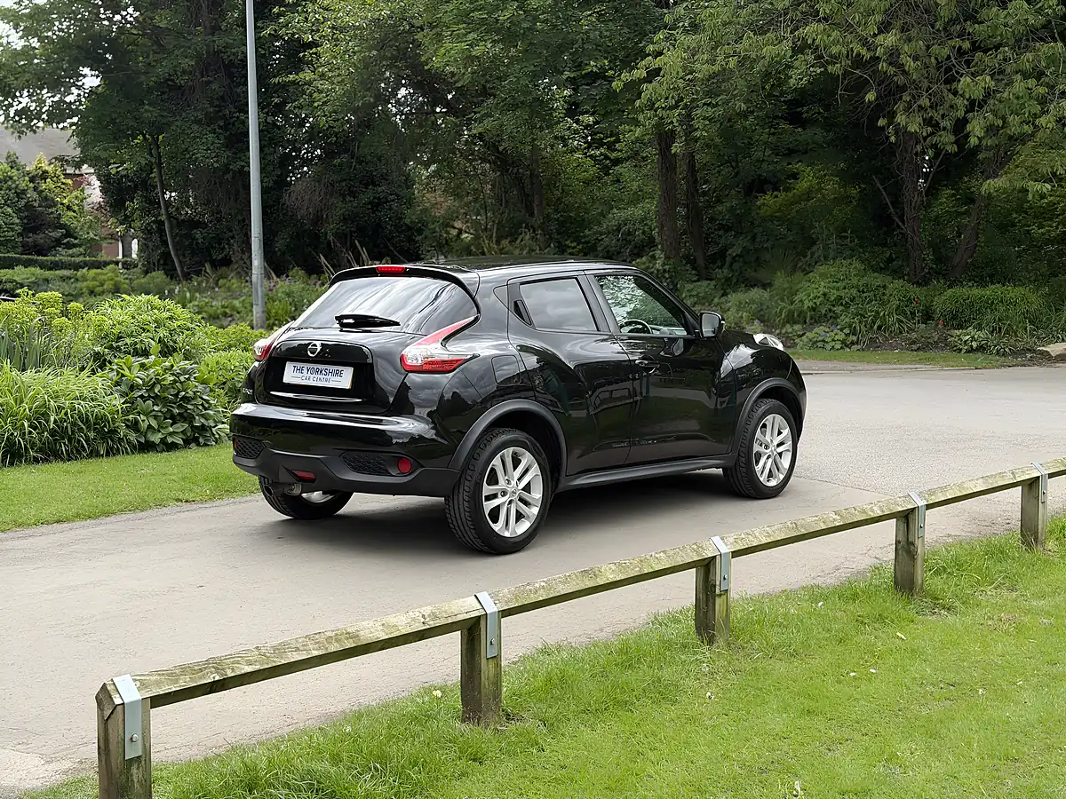 Used 2016 Nissan Juke N-Connecta Black - Interior and Exterior details 7