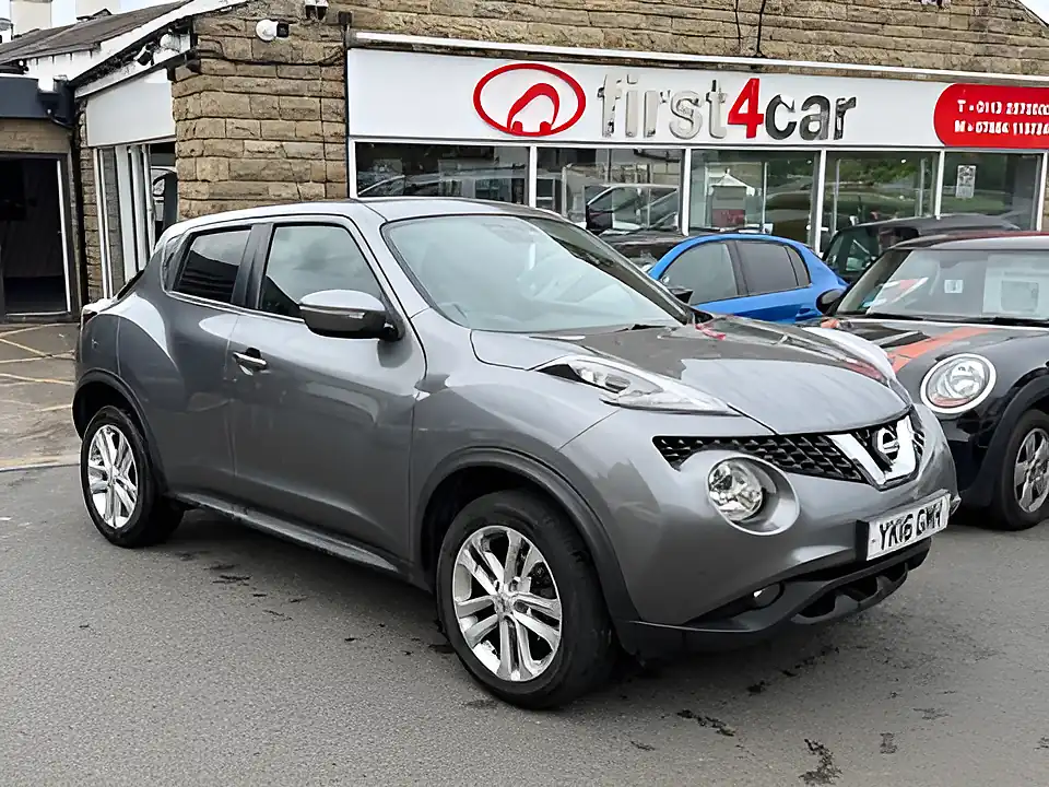 Used 2016 Nissan Juke N-Connecta Grey - Front View