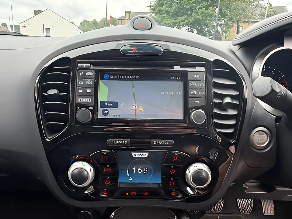 Used 2016 Nissan Juke N-Connecta Grey - Interior and Exterior details 11