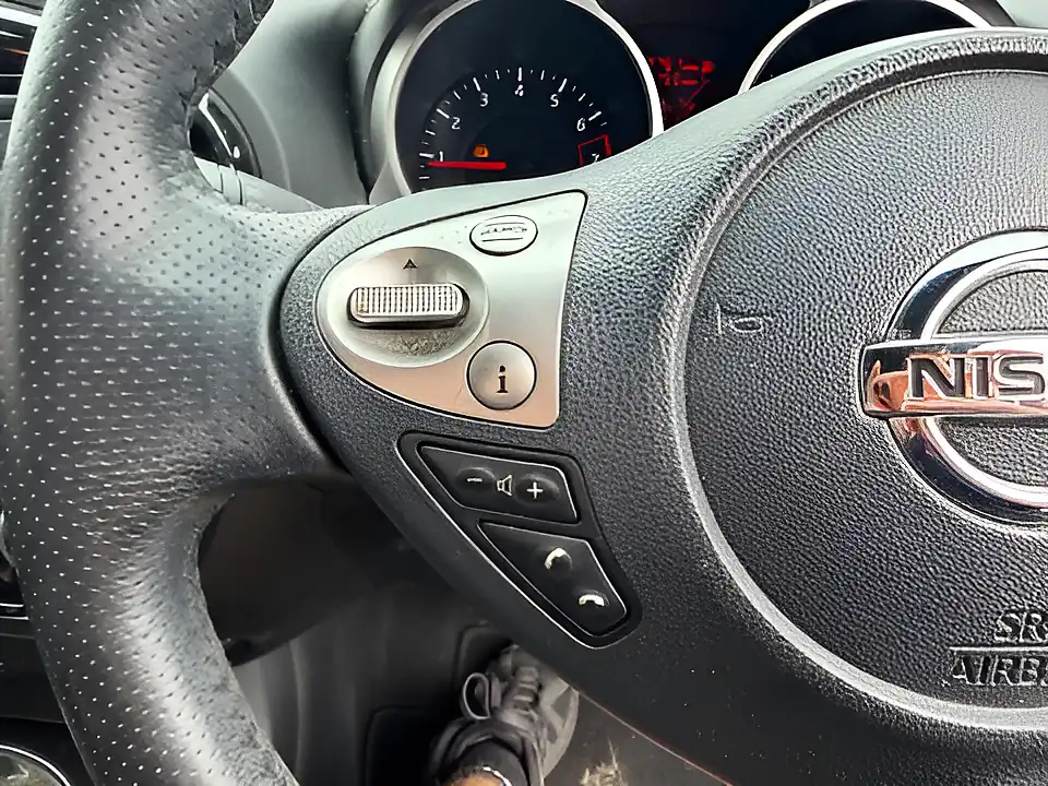 Used 2016 Nissan Juke N-Connecta Grey - Interior and Exterior details 8