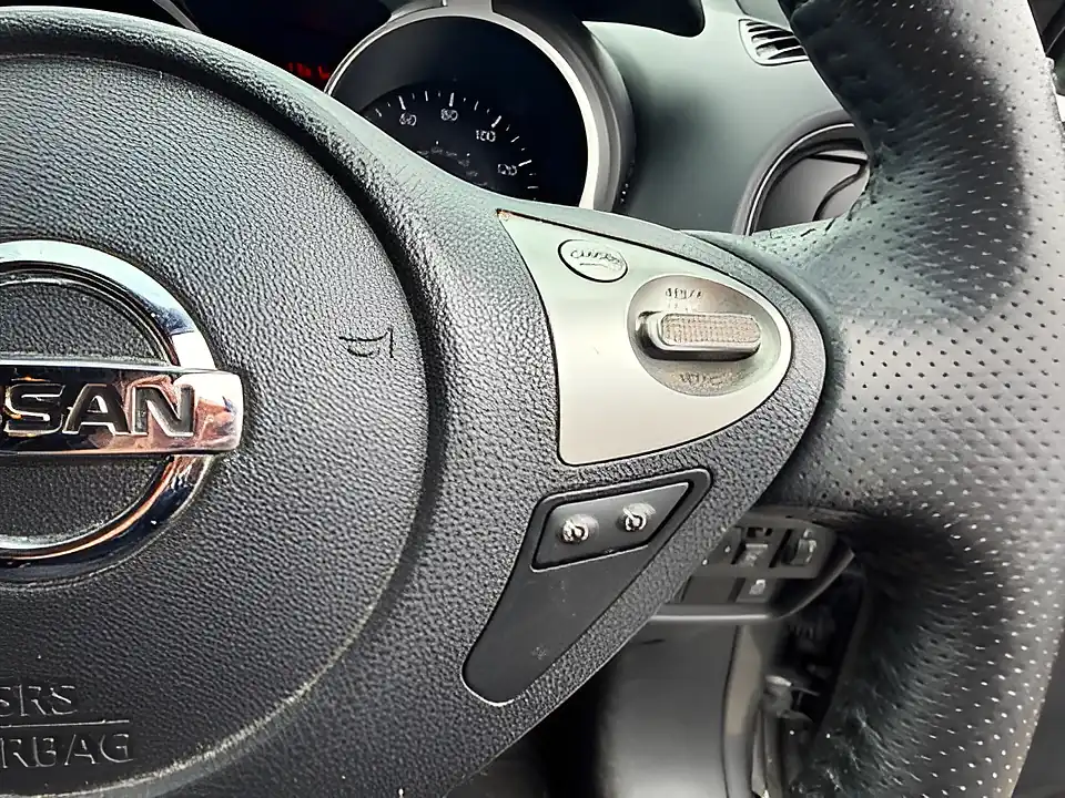 Used 2016 Nissan Juke N-Connecta Grey - Interior and Exterior details 9