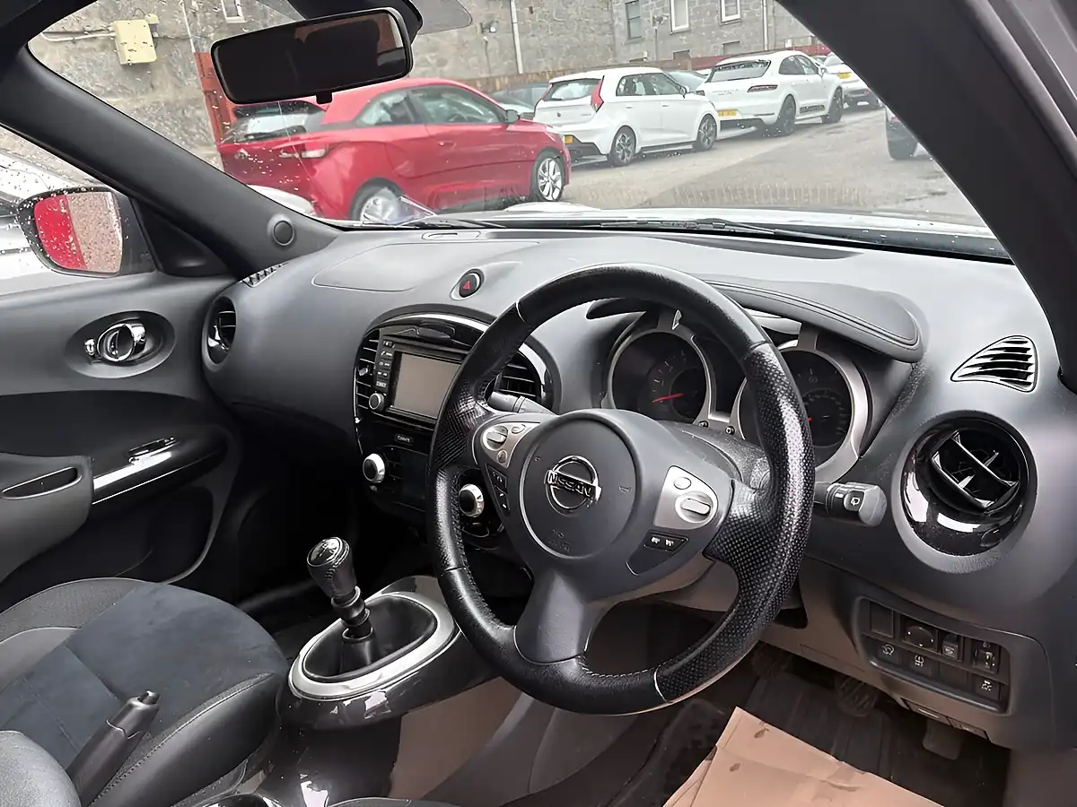 Used 2016 Nissan Juke N-Connecta Grey - Interior and Exterior details 8