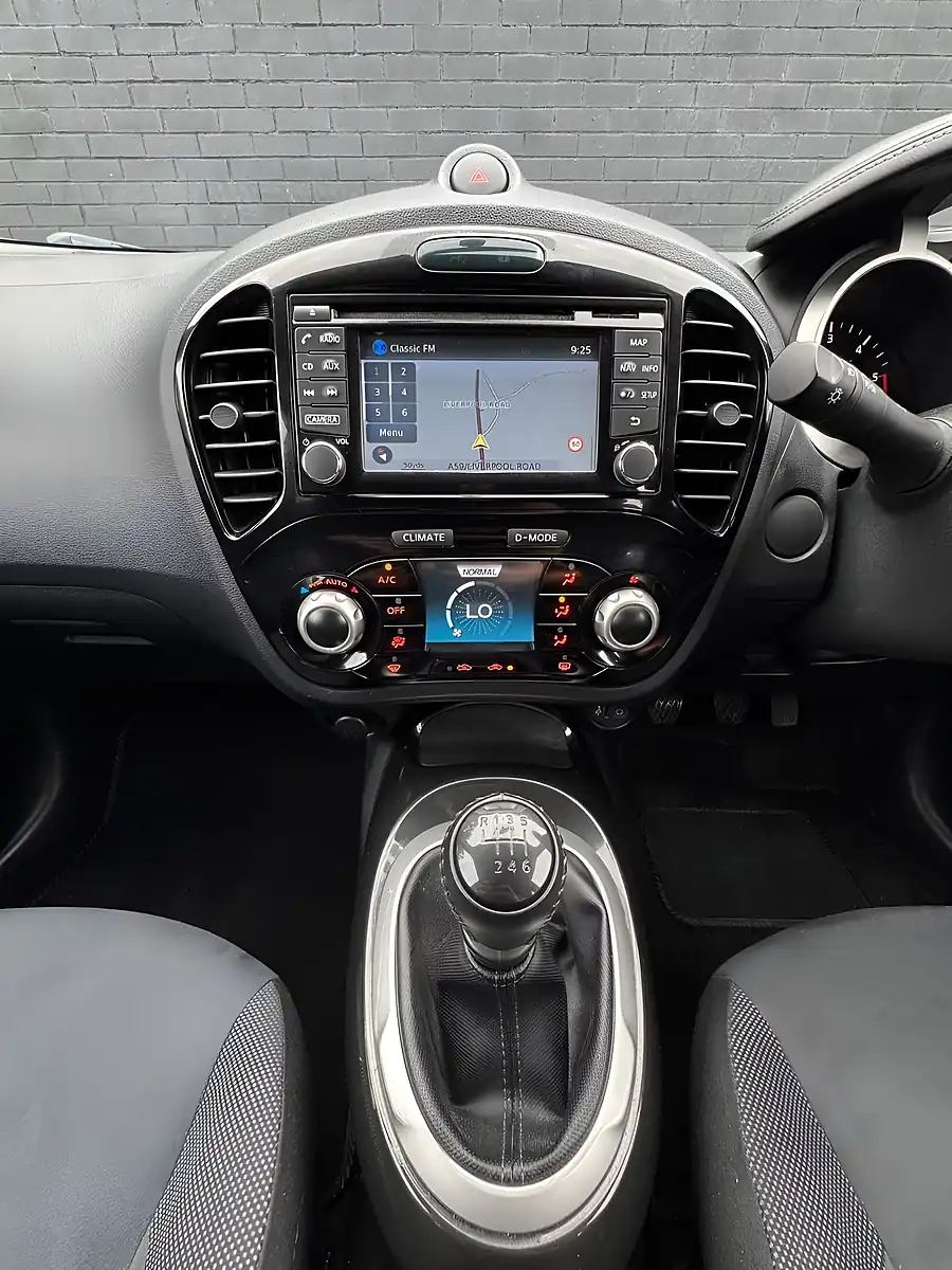 Used 2016 Nissan Juke N-Connecta Ink Blue Pearl - Interior and Exterior details 19