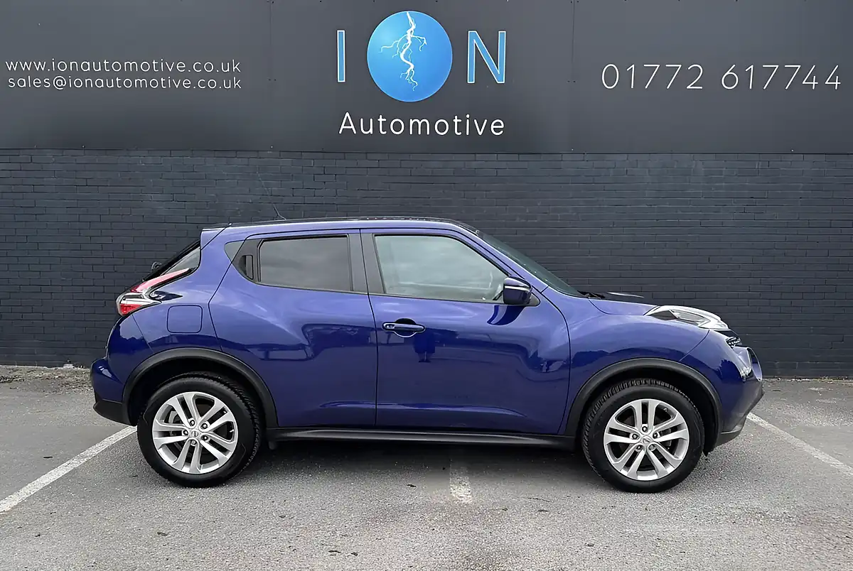 Used 2016 Nissan Juke N-Connecta Ink Blue Pearl - Interior and Exterior details 3