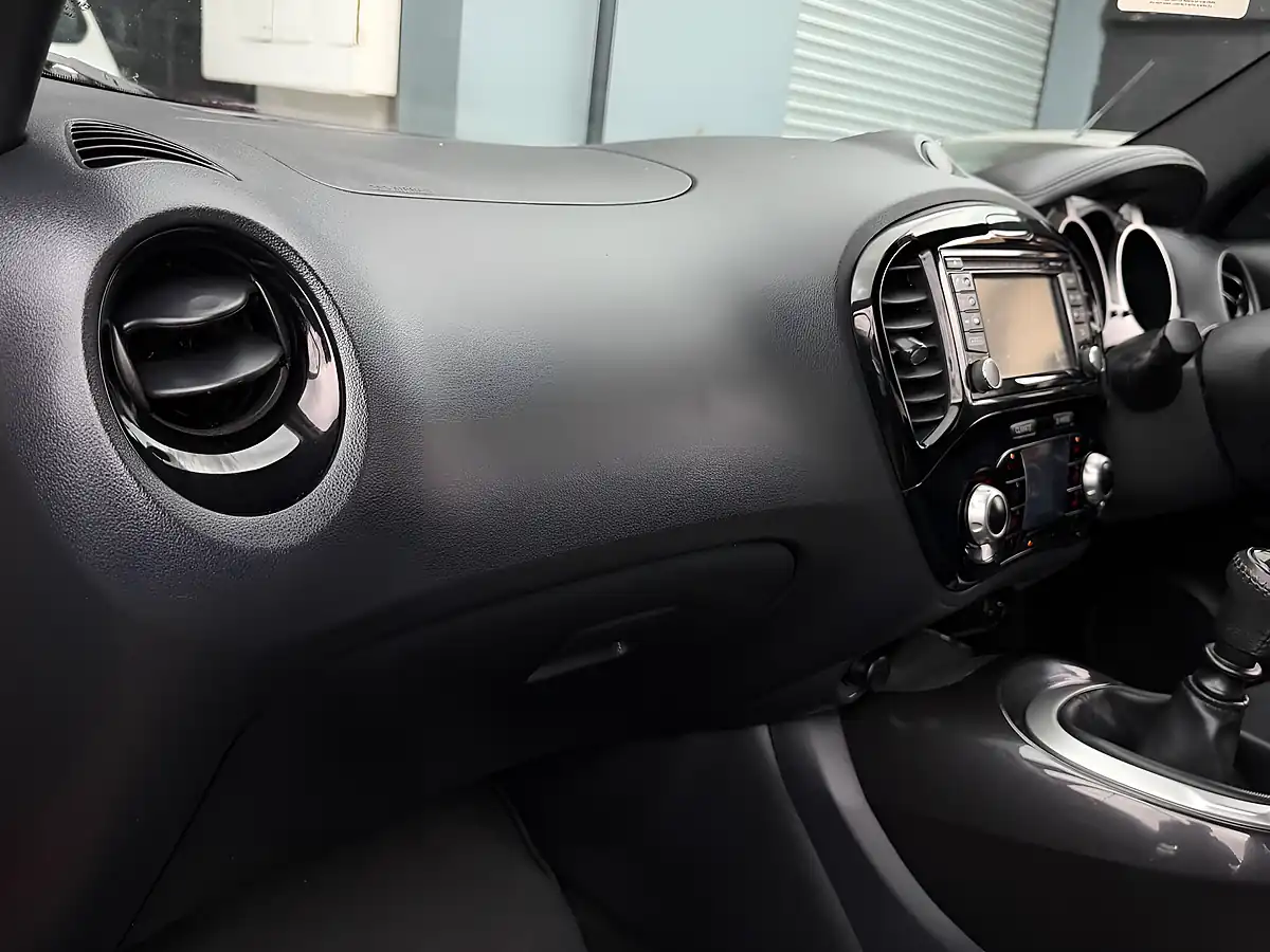 Used 2016 Nissan Juke N-Connecta Red - Interior and Exterior details 10