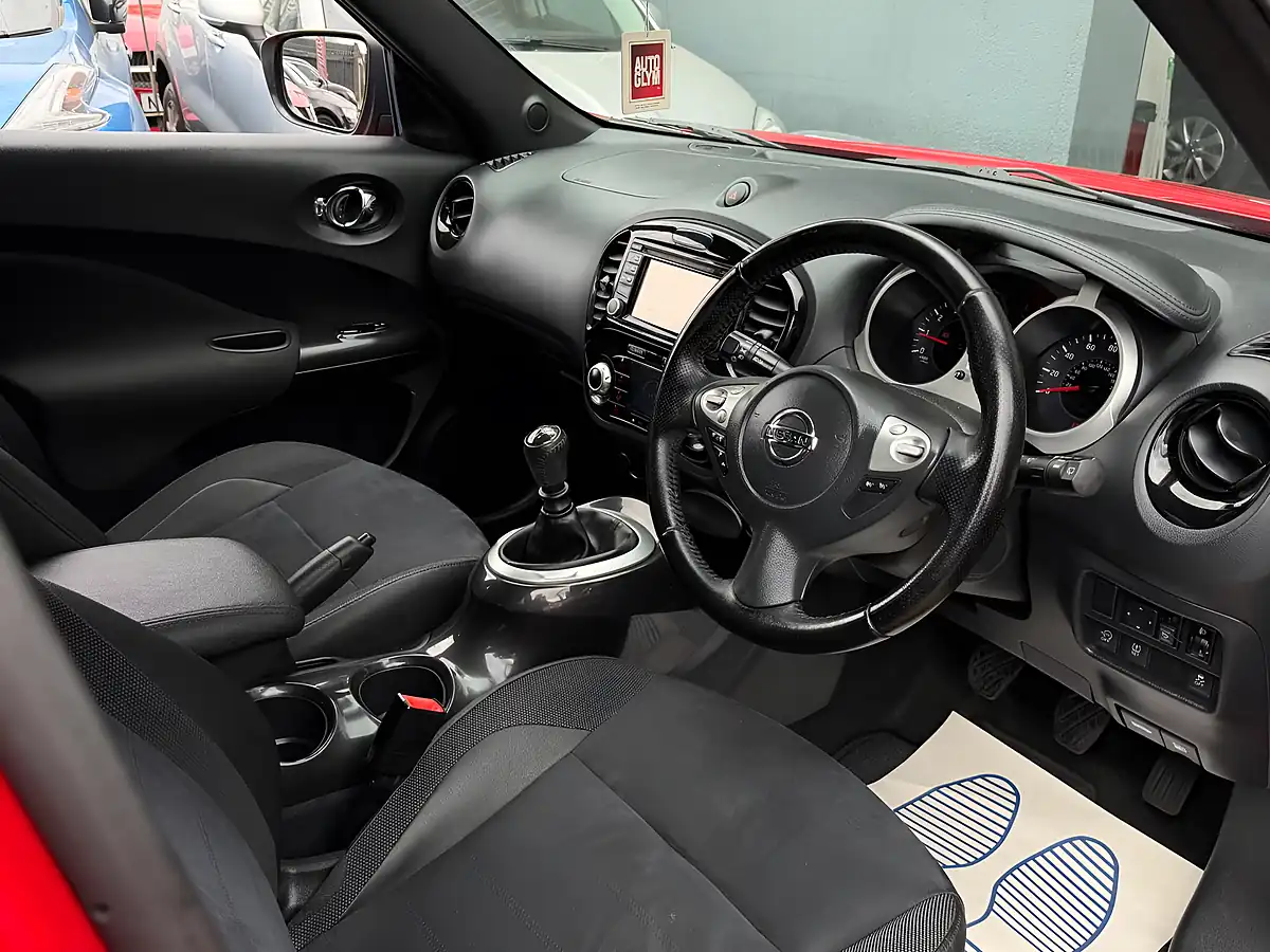 Used 2016 Nissan Juke N-Connecta Red - Interior and Exterior details 15