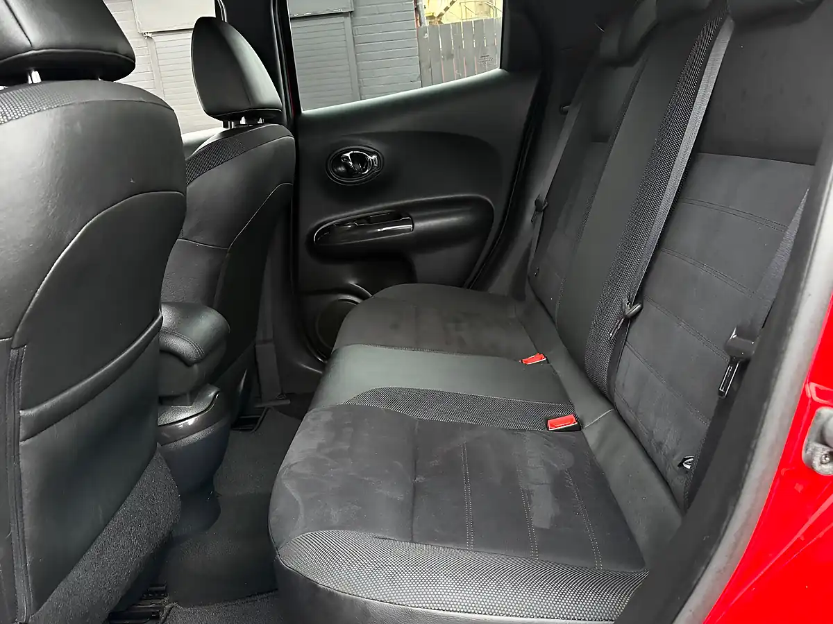 Used 2016 Nissan Juke N-Connecta Red - Interior and Exterior details 17