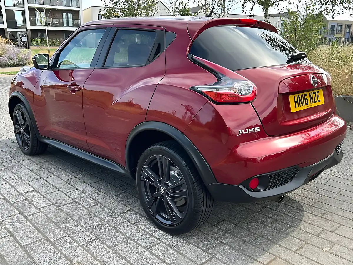 Used 2016 Nissan Juke N-Connecta Red - Interior and Exterior details 11