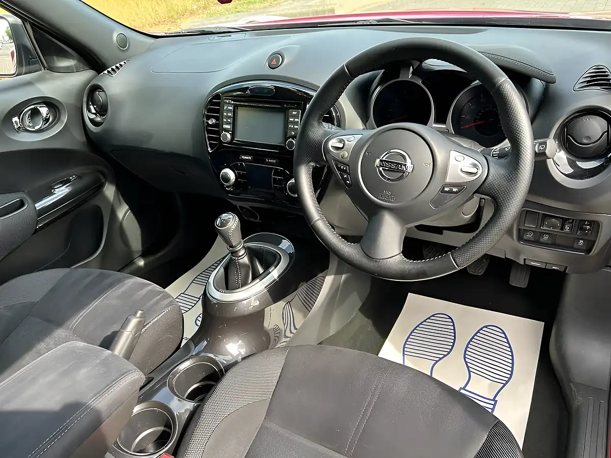 Used 2016 Nissan Juke N-Connecta Red - Interior and Exterior details 3