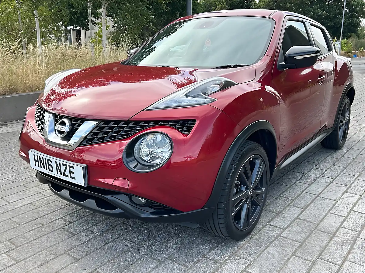 Used 2016 Nissan Juke N-Connecta Red - Interior and Exterior details 5