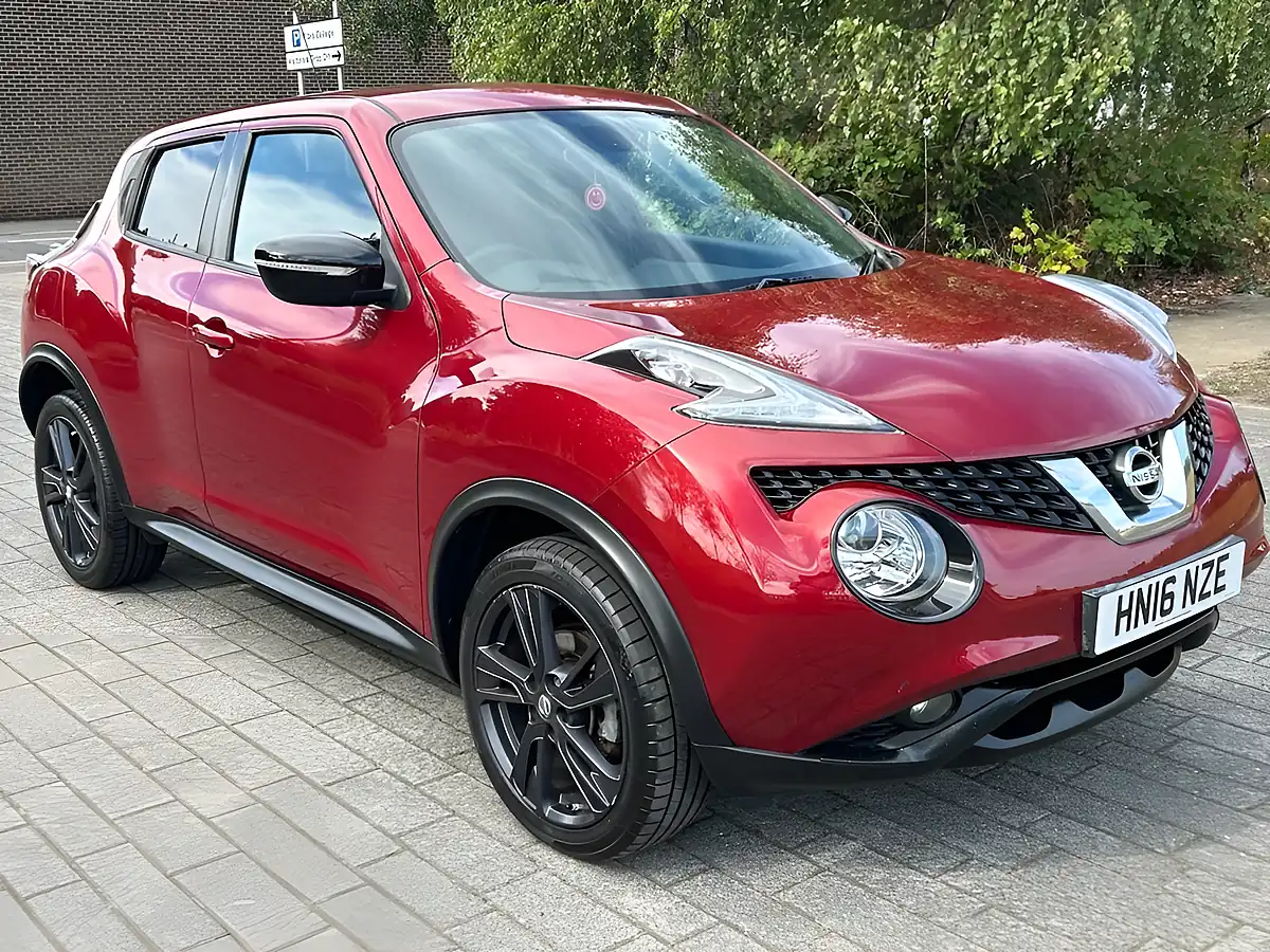 Used 2016 Nissan Juke N-Connecta Red - Interior and Exterior details 9