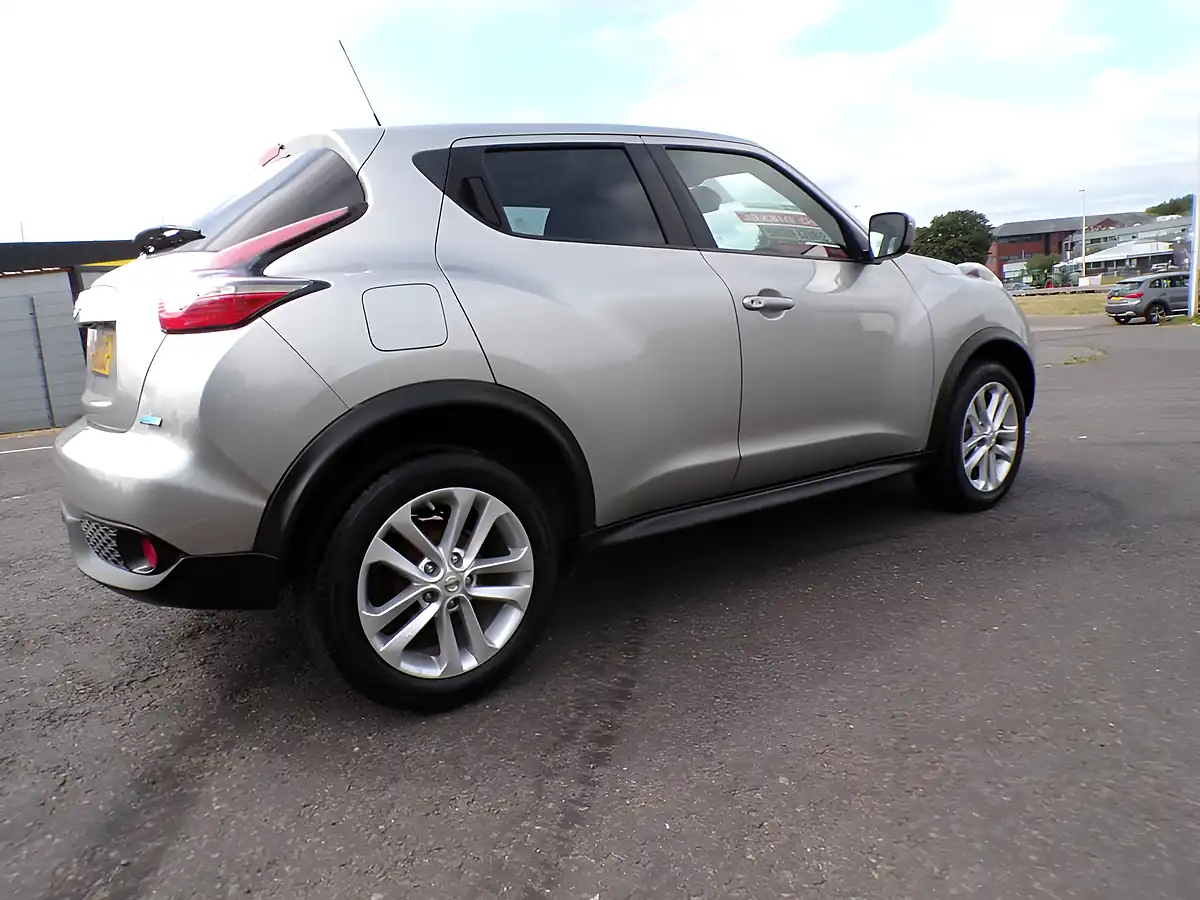 Used 2016 Nissan Juke N-Connecta Silver - Interior and Exterior details 16