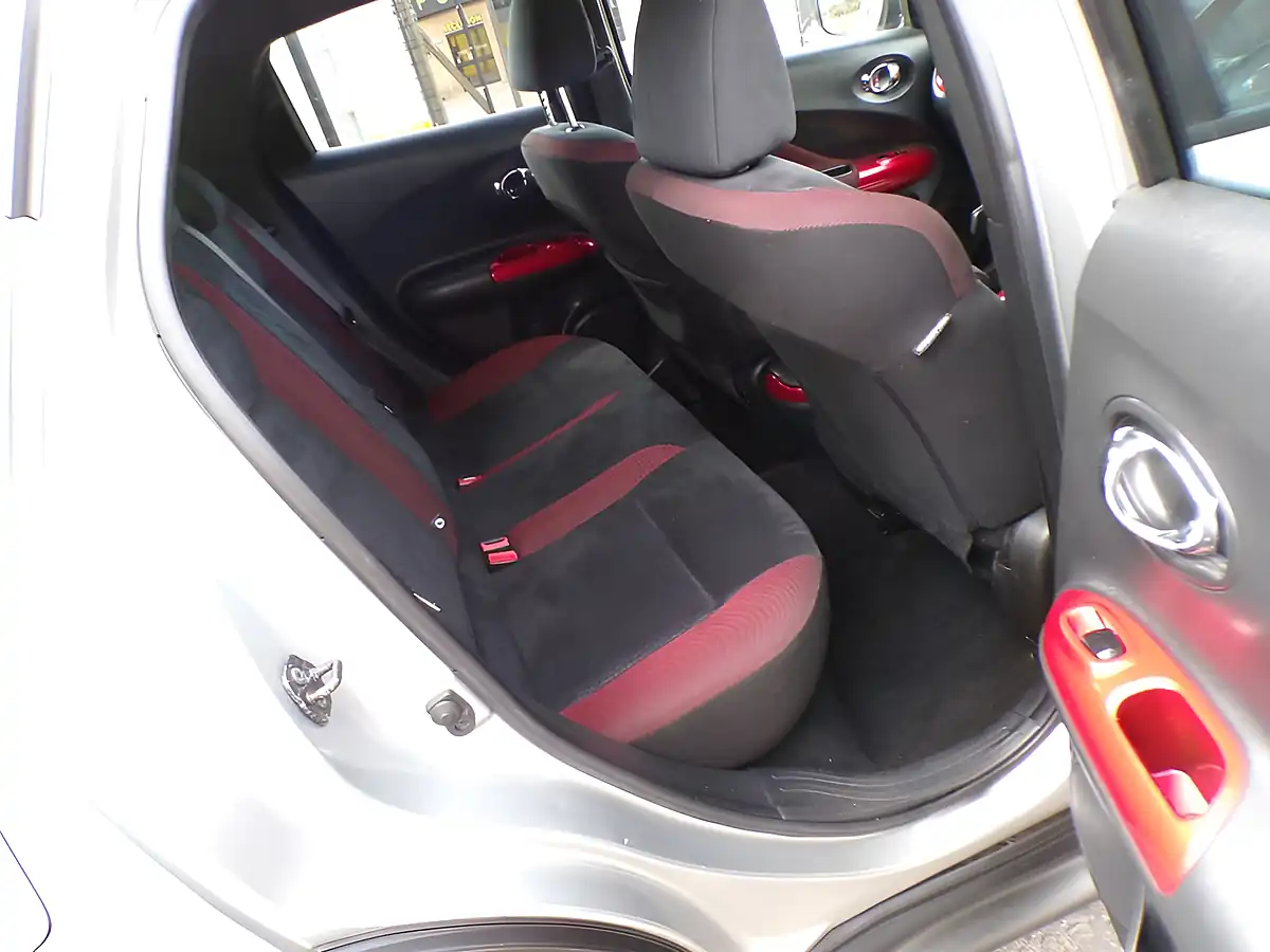 Used 2016 Nissan Juke N-Connecta Silver - Interior and Exterior details 18