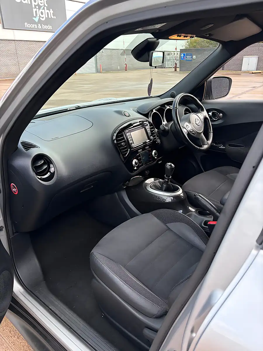 Used 2016 Nissan Juke N-Connecta Silver - Interior and Exterior details 11
