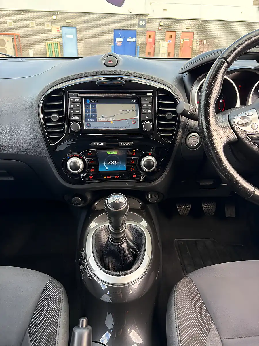 Used 2016 Nissan Juke N-Connecta Silver - Interior and Exterior details 12
