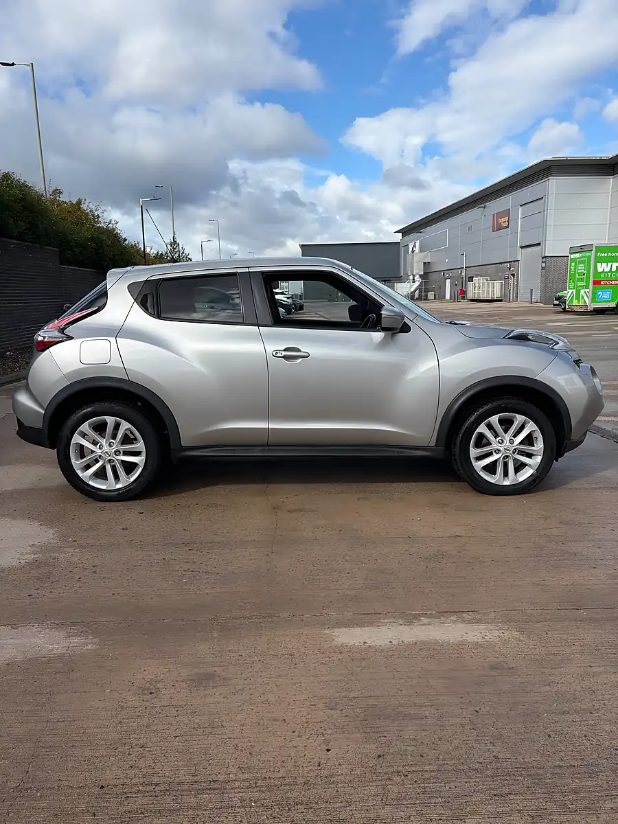 Used 2016 Nissan Juke N-Connecta Silver - Interior and Exterior details 6
