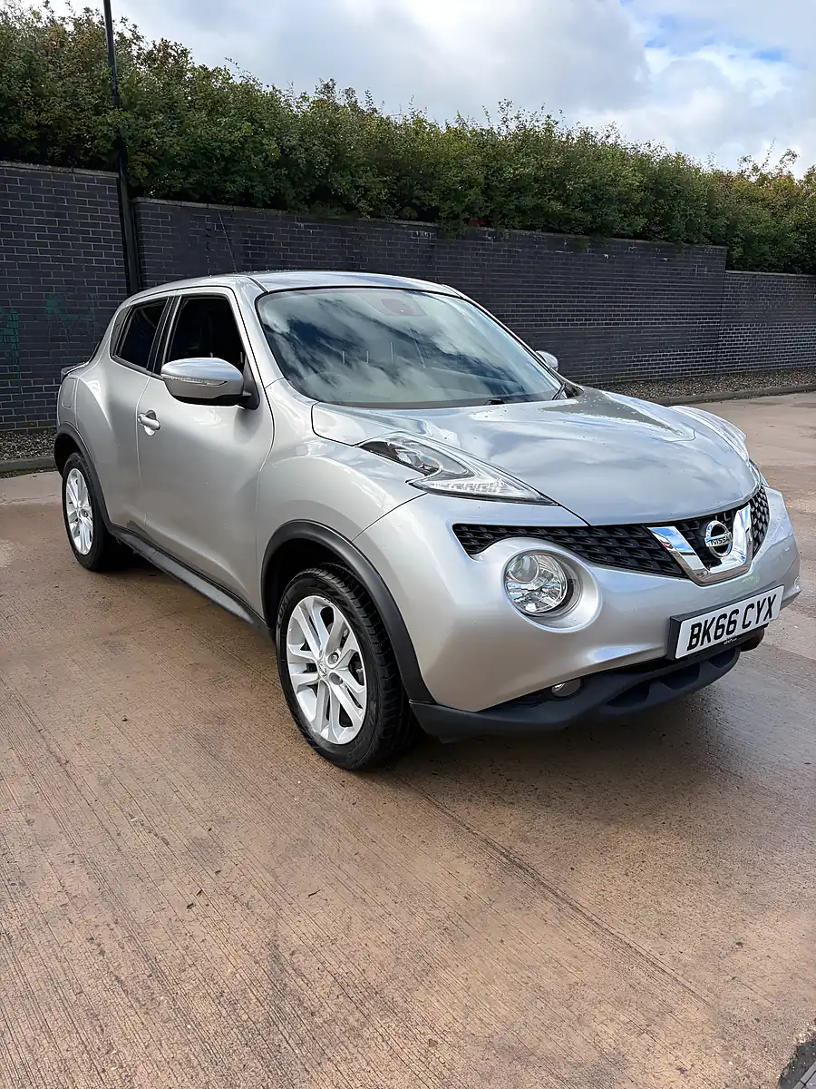 Used 2016 Nissan Juke N-Connecta Silver - Interior and Exterior details 7