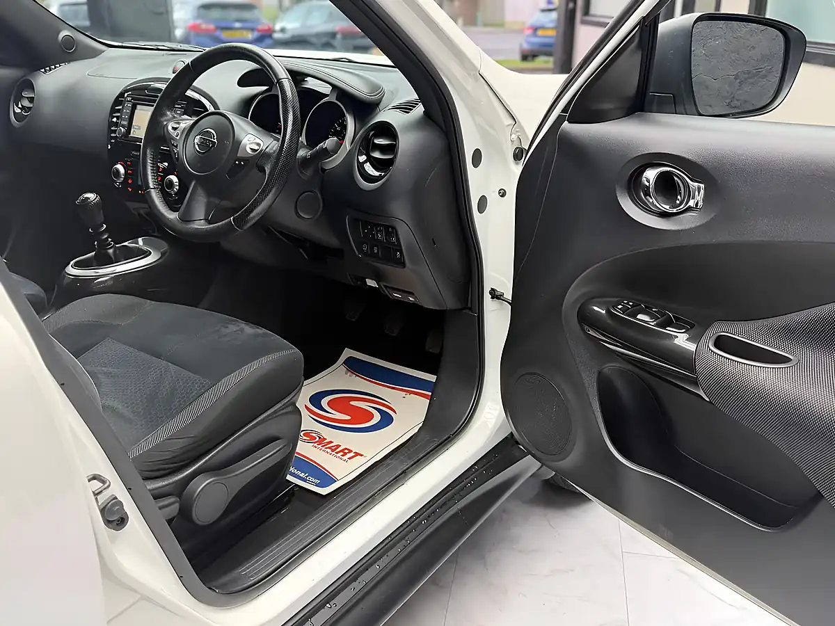 Used 2016 Nissan Juke N-Connecta White - Interior and Exterior details 12