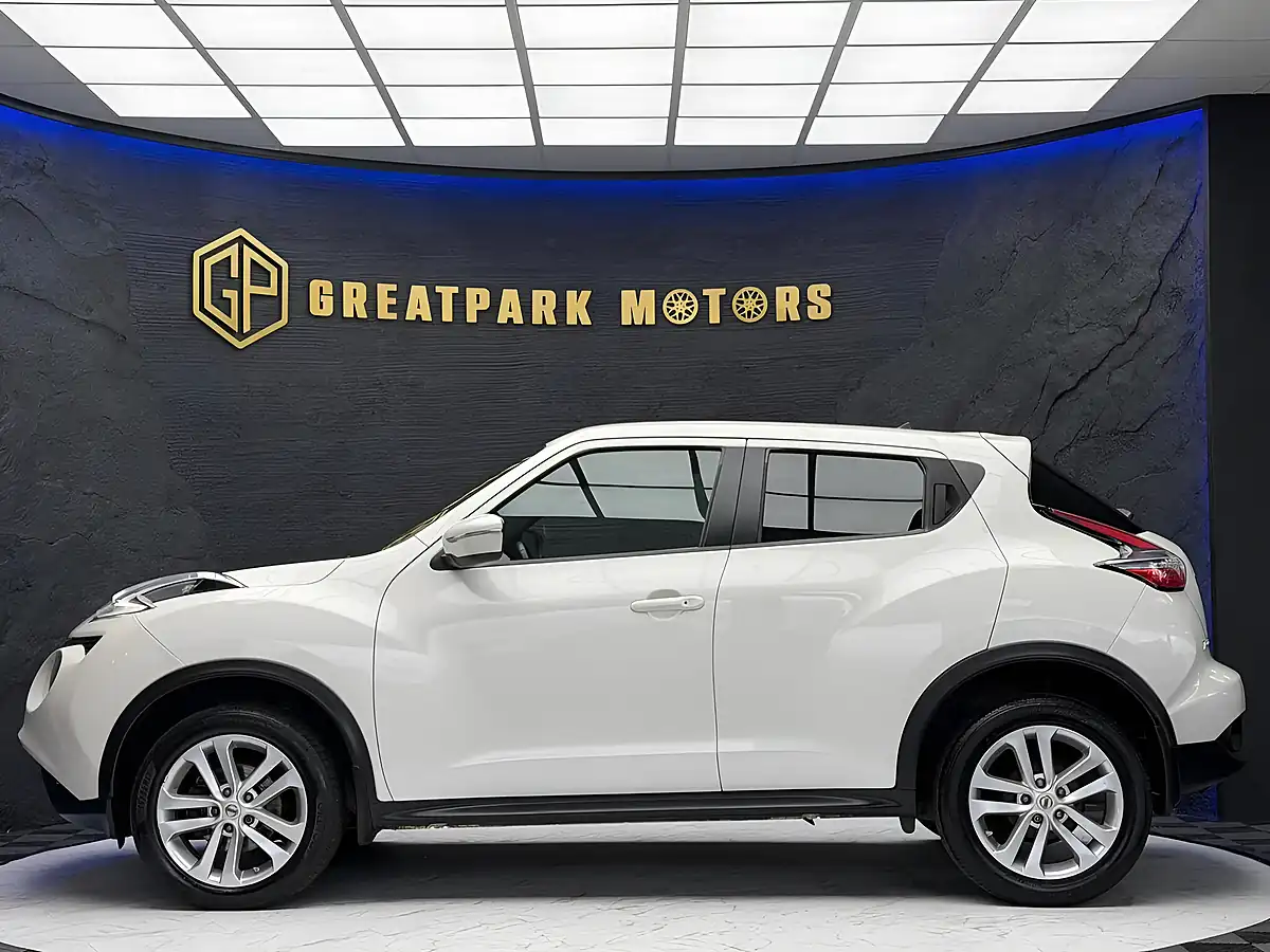 Used 2016 Nissan Juke N-Connecta White - Interior and Exterior details 8