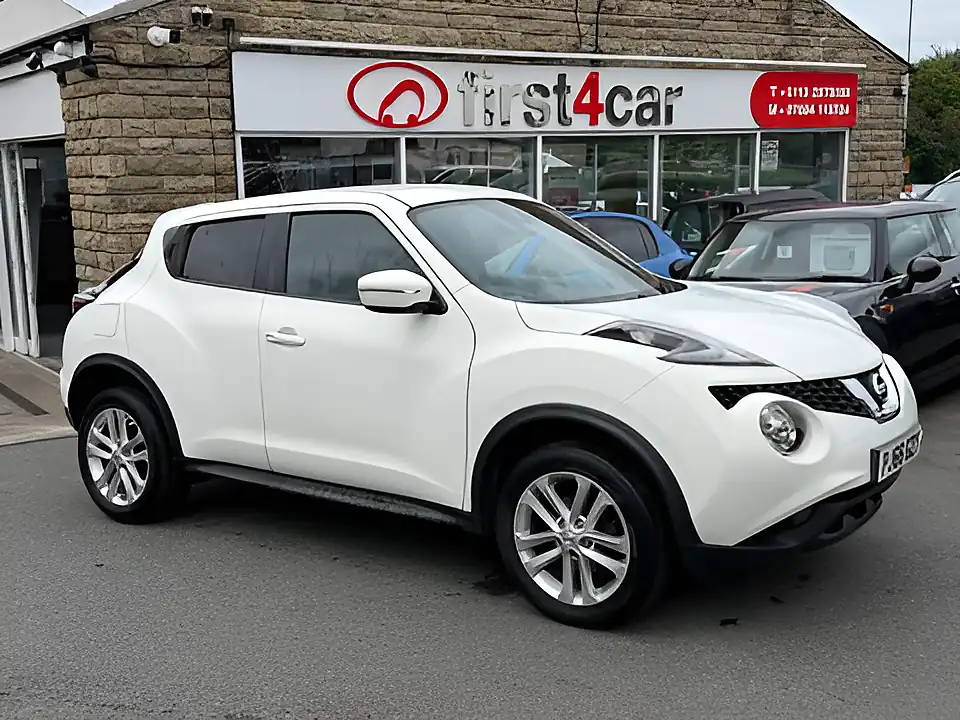 Used 2016 Nissan Juke N-Connecta White - Front View