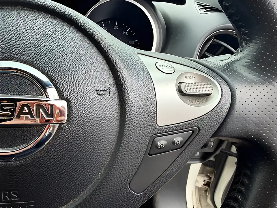 Used 2016 Nissan Juke N-Connecta White - Interior and Exterior details 10