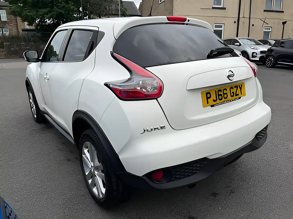 Used 2016 Nissan Juke N-Connecta White - Interior and Exterior details 4