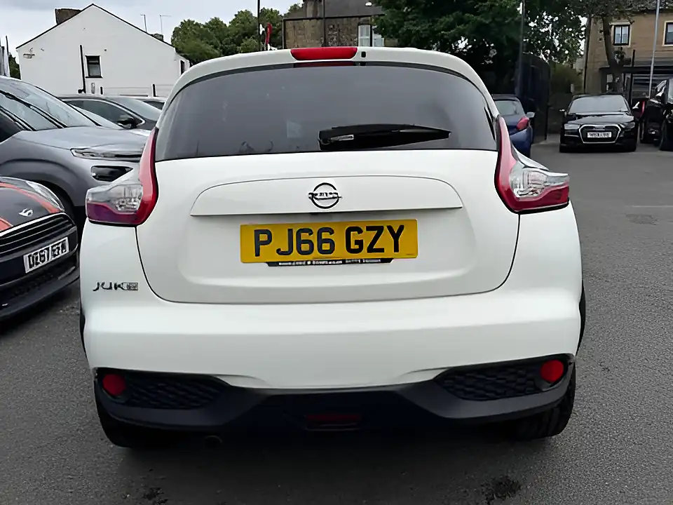 Used 2016 Nissan Juke N-Connecta White - Interior and Exterior details 5
