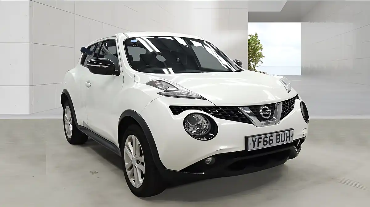 Used 2016 Nissan Juke N-Connecta White - Front View