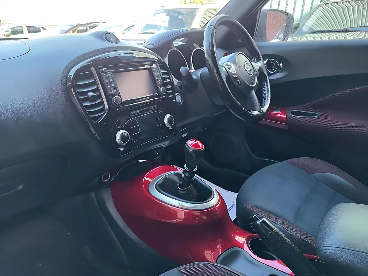 Used 2016 Nissan Juke N-Connecta White - Interior and Exterior details 10