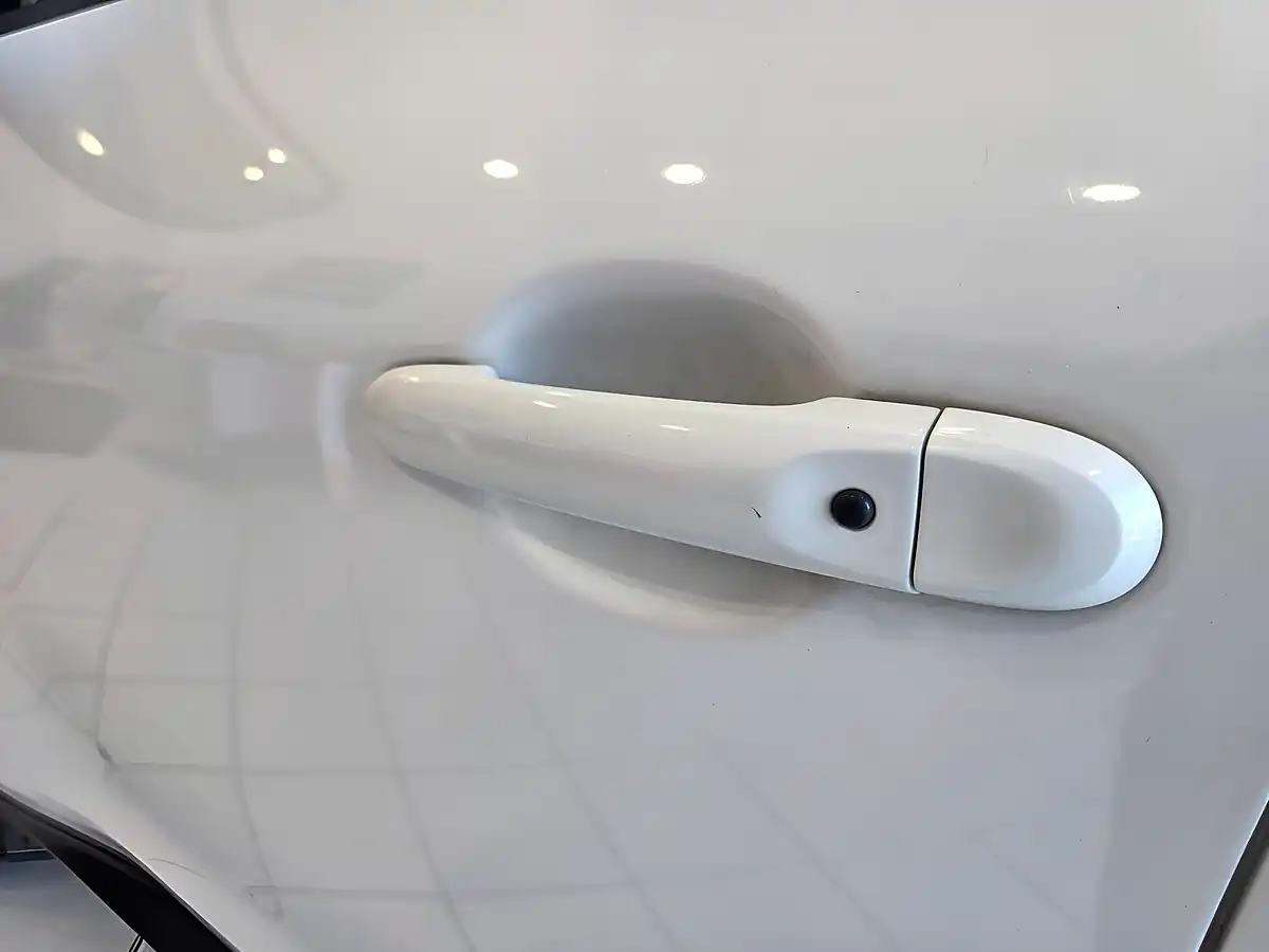Used 2016 Nissan Juke N-Connecta White - Interior and Exterior details 18