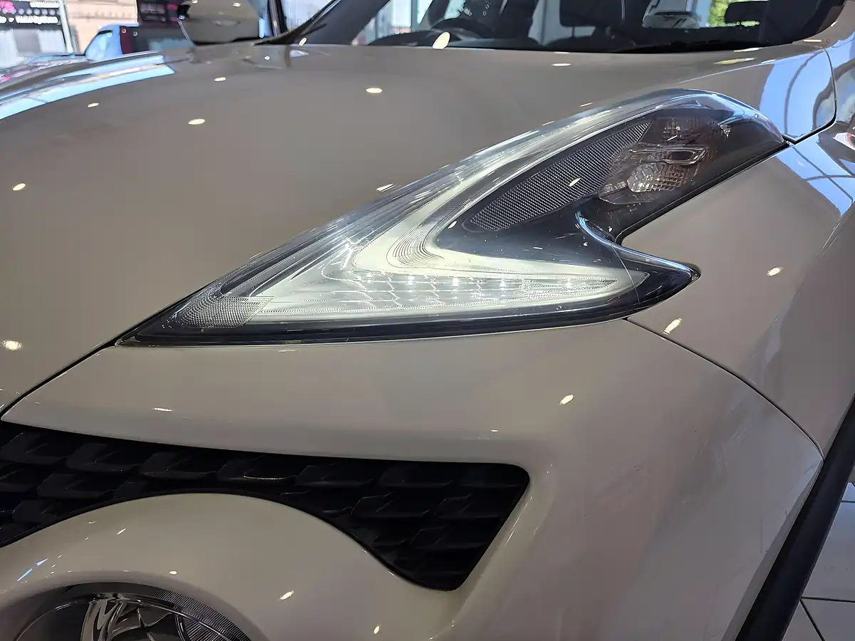 Used 2016 Nissan Juke N-Connecta White - Interior and Exterior details 20