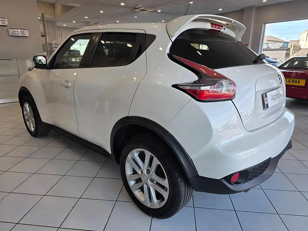 Used 2016 Nissan Juke N-Connecta White - Interior and Exterior details 3