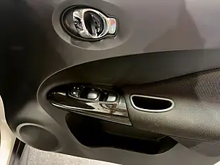 Used 2016 Nissan Juke N-Connecta White - Interior and Exterior details 15