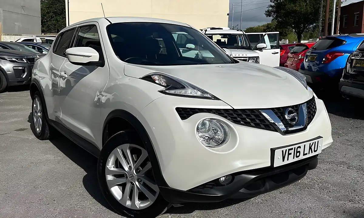 Used 2016 Nissan Juke N-Connecta White - Interior and Exterior details 3
