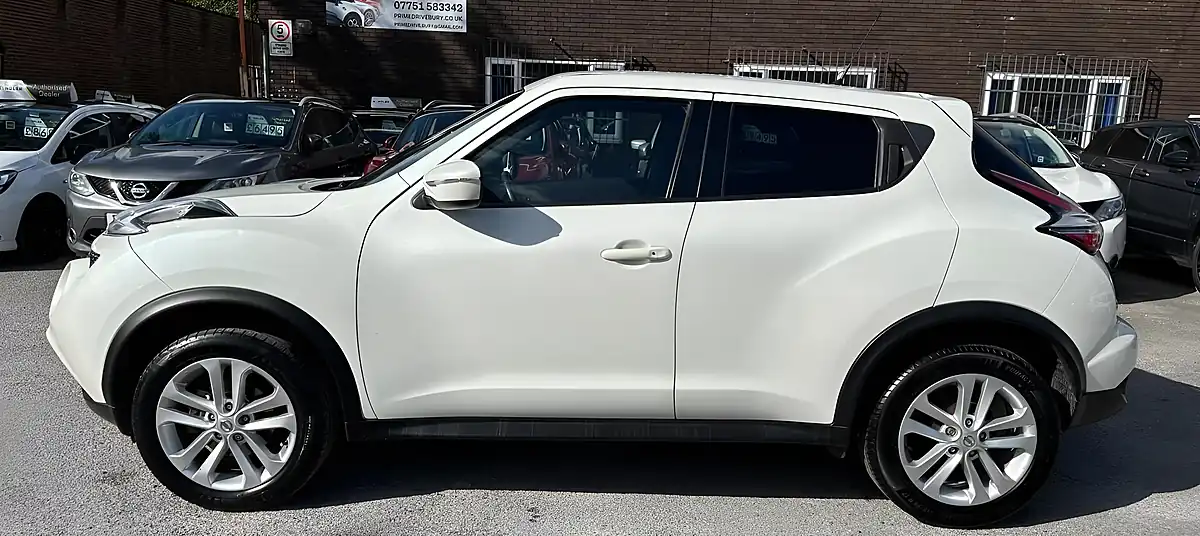 Used 2016 Nissan Juke N-Connecta White - Interior and Exterior details 5
