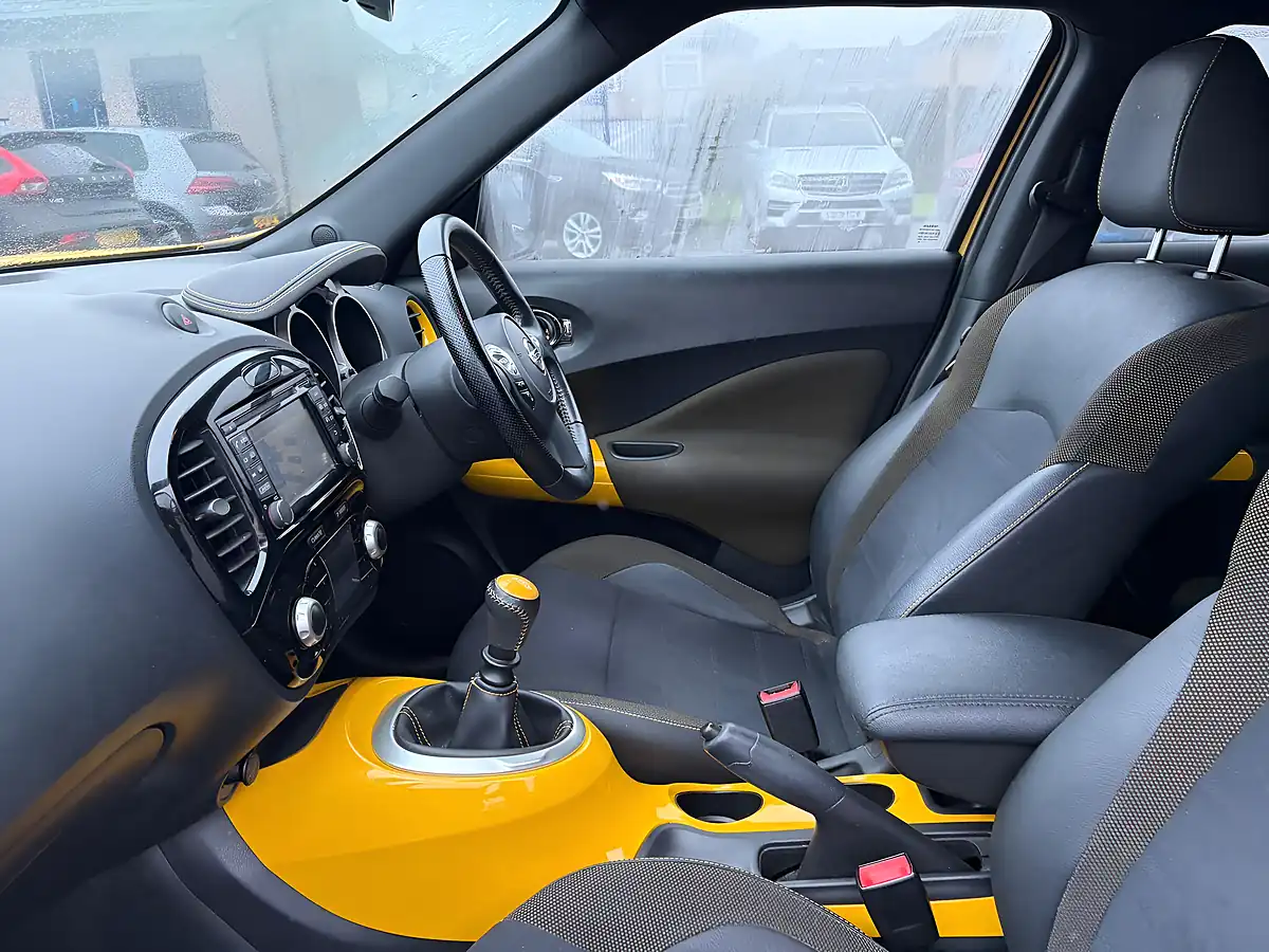 Used 2016 Nissan Juke N-Connecta Yellow - Interior and Exterior details 11