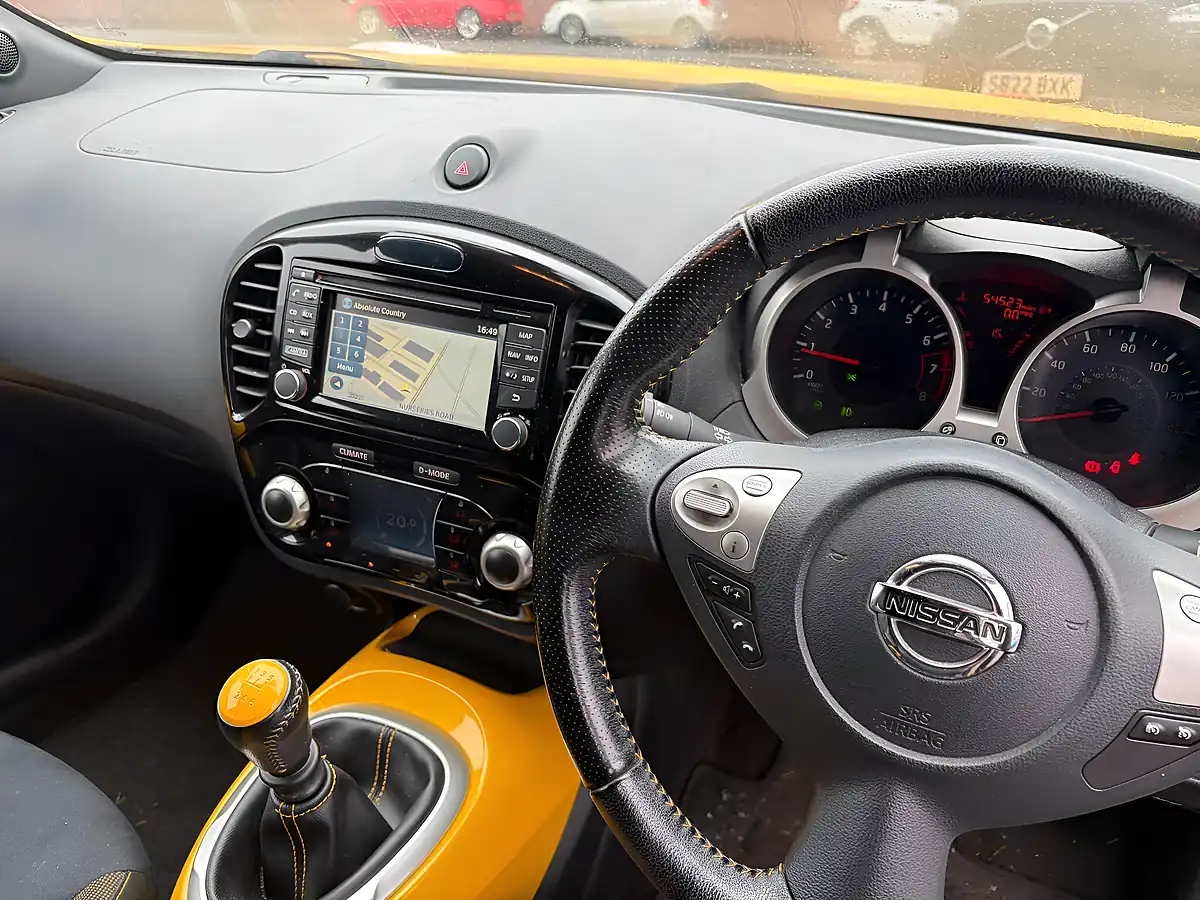 Used 2016 Nissan Juke N-Connecta Yellow - Interior and Exterior details 13