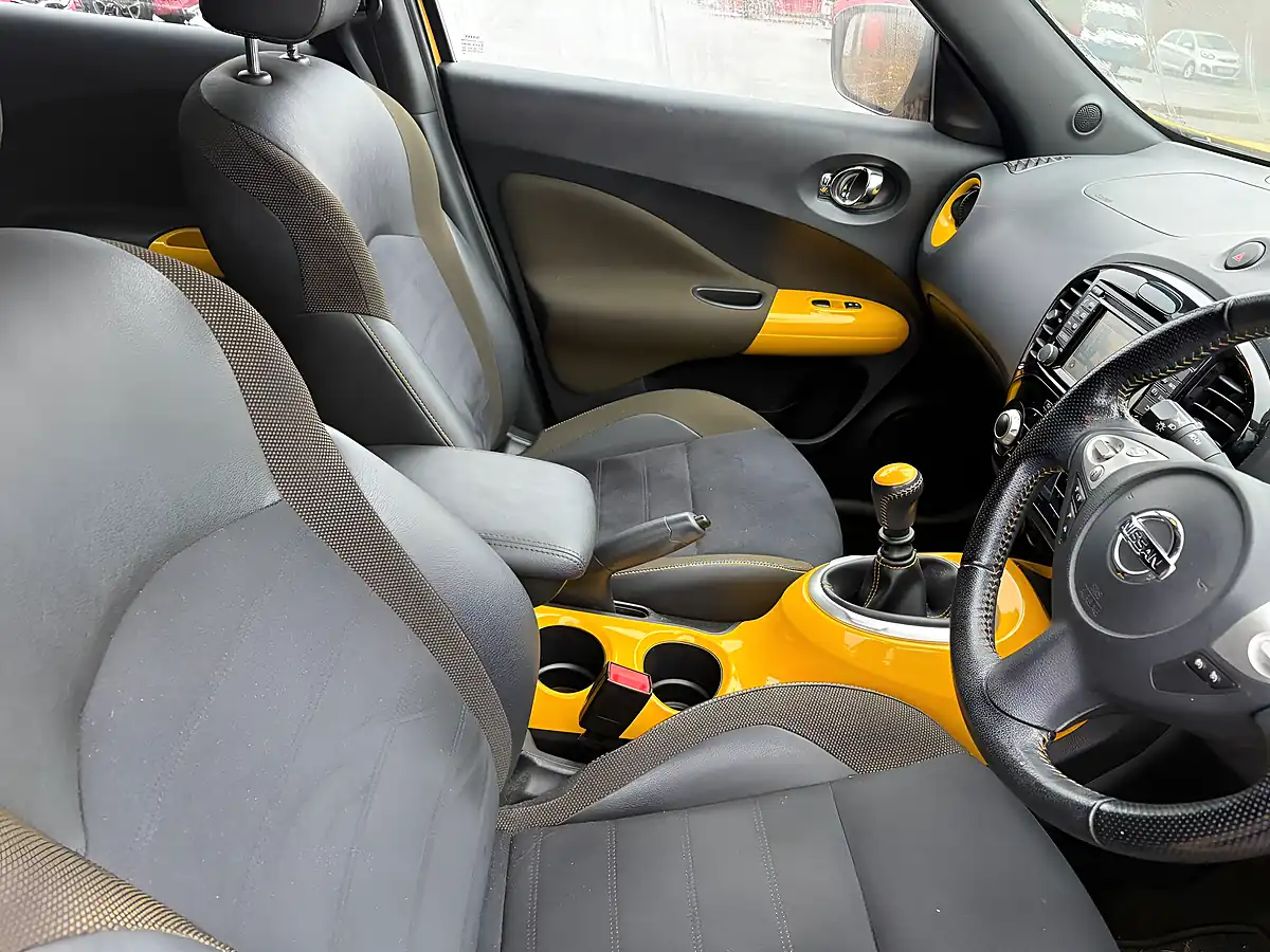 Used 2016 Nissan Juke N-Connecta Yellow - Interior and Exterior details 15