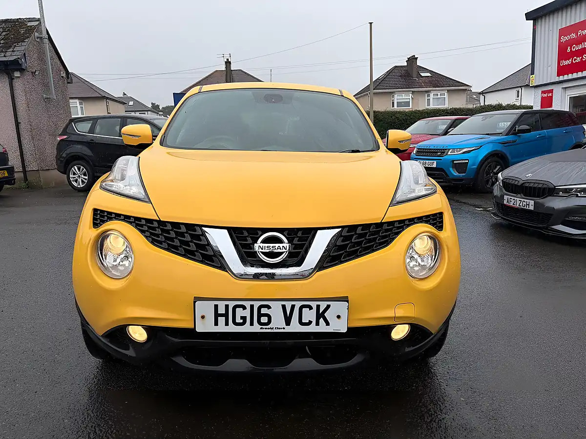 Used 2016 Nissan Juke N-Connecta Yellow - Interior and Exterior details 4