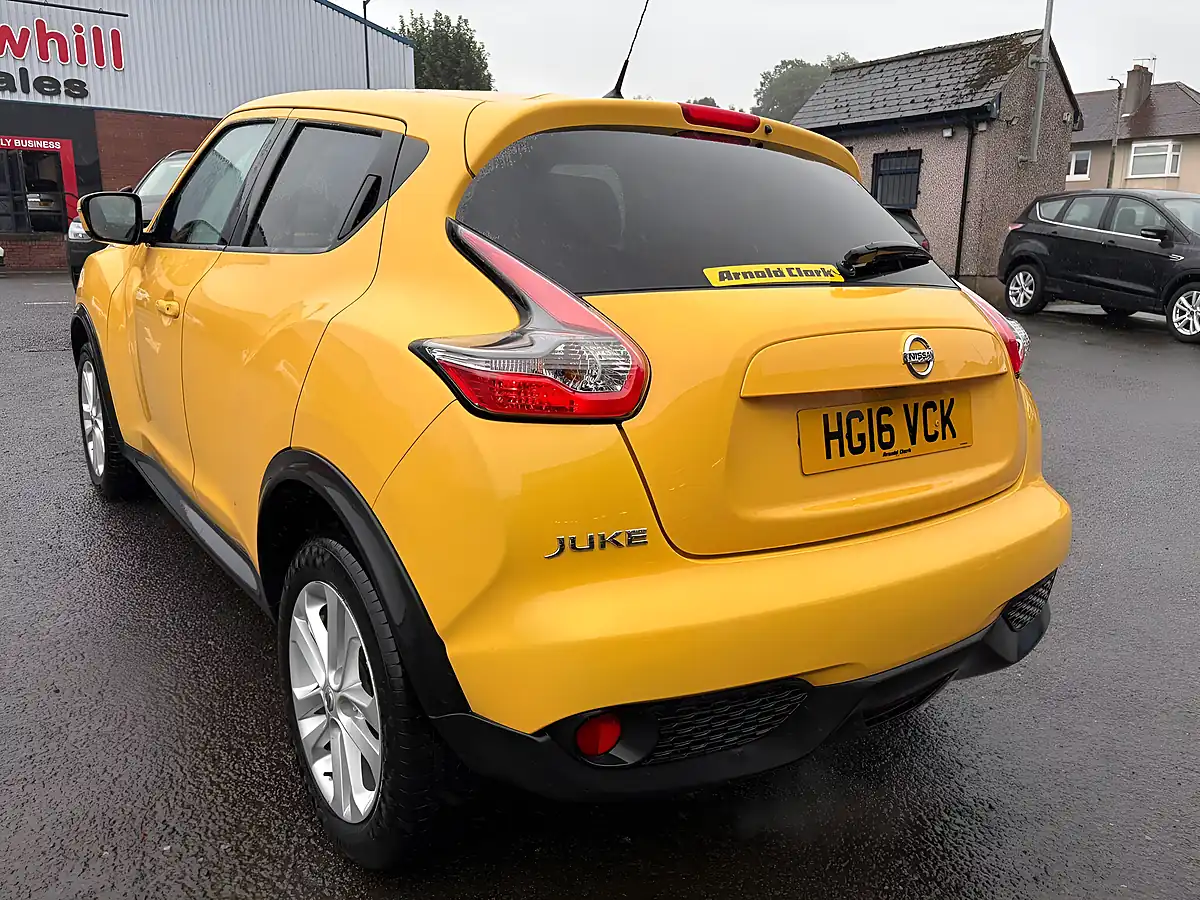 Used 2016 Nissan Juke N-Connecta Yellow - Interior and Exterior details 5