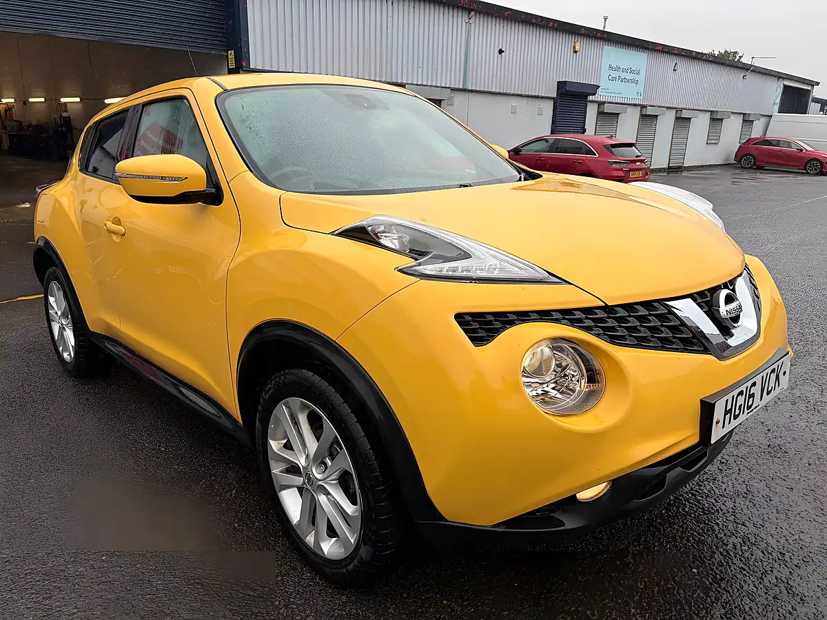 Used 2016 Nissan Juke N-Connecta Yellow - Interior and Exterior details 7